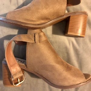 Betani women’s open toe block heel bootie